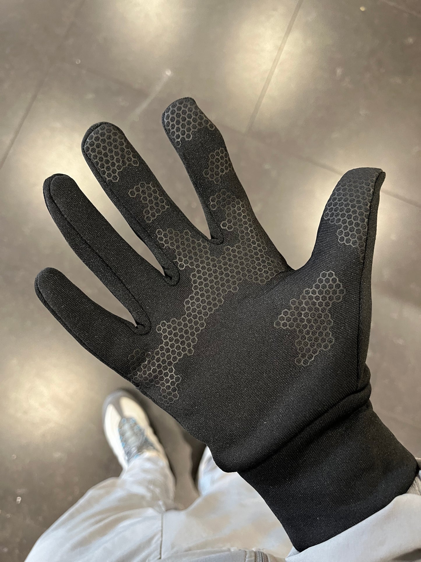 Black Softshell thermal gloves